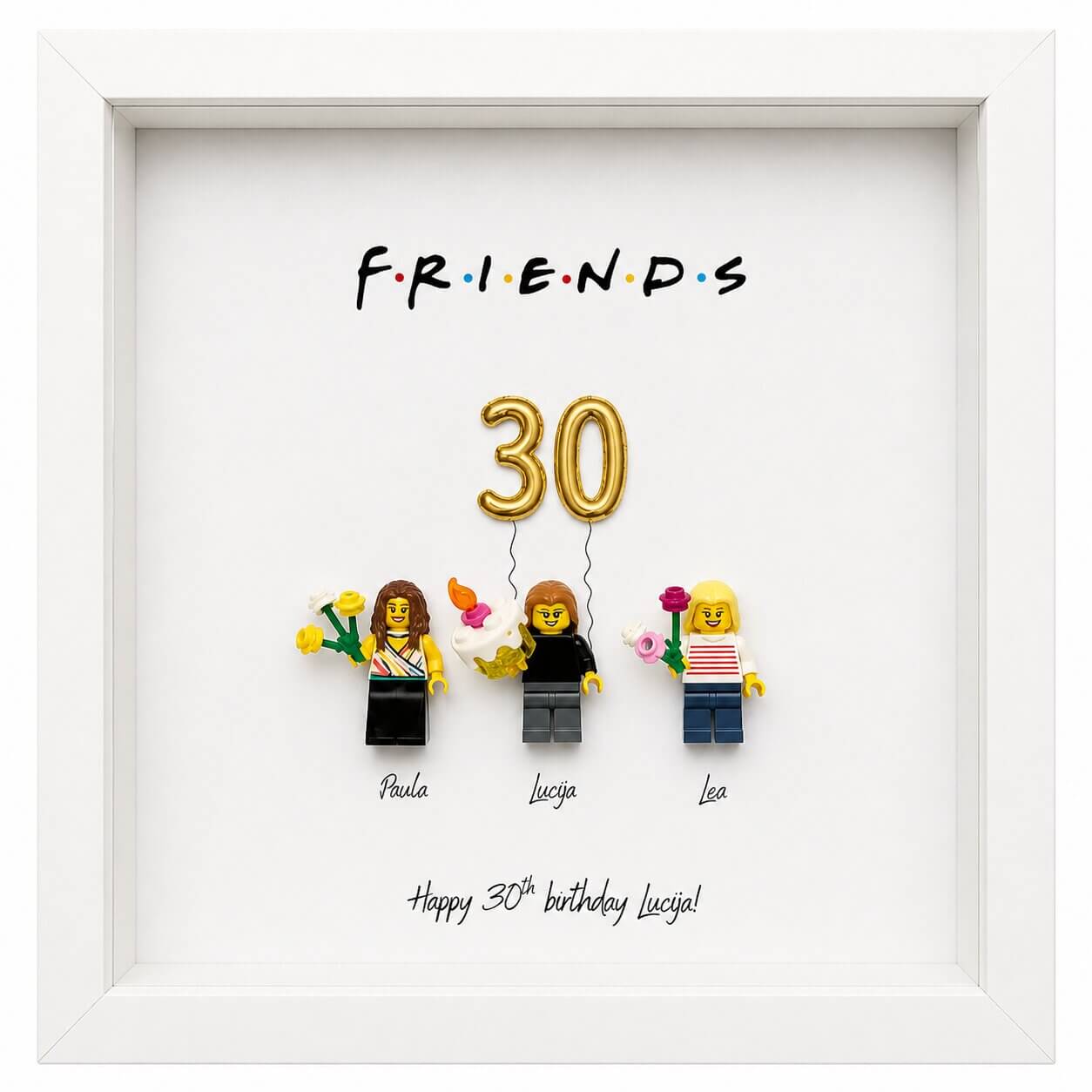 Personalizirani LEGO okvir za 30. rođendan s 3 figurice prijateljica, zlatnim balonima i dizajnom inspiriranim serijom Friends.